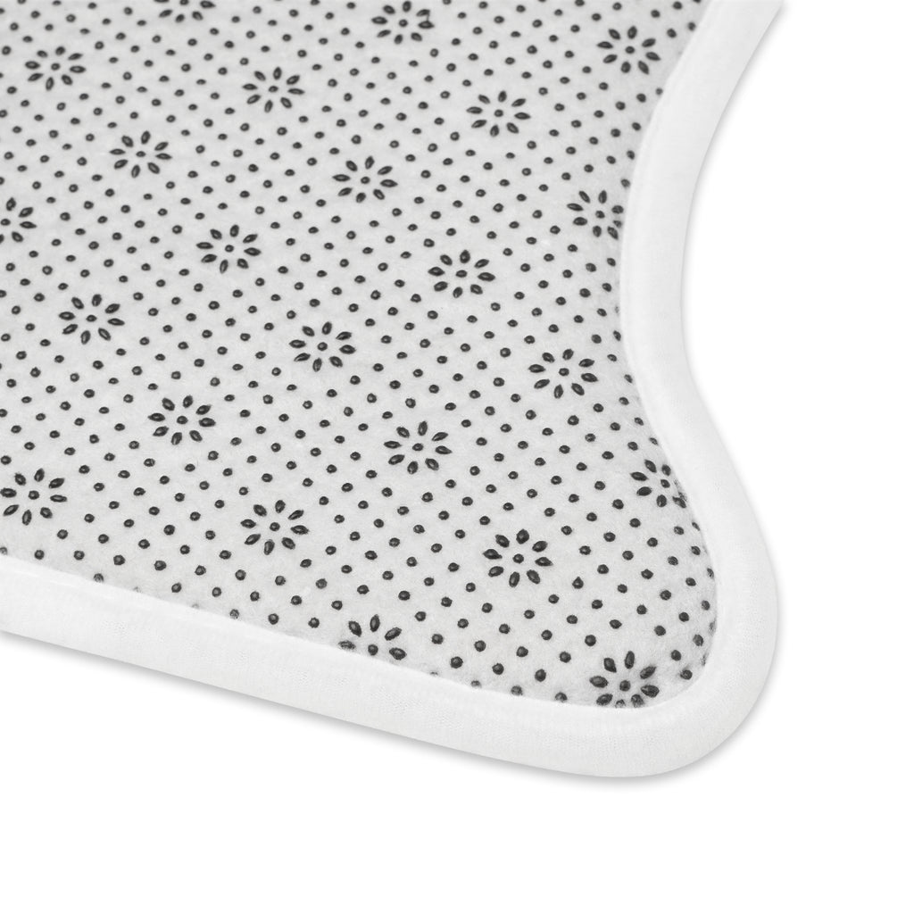 Portrait Feeding Mat — Paw & Wall